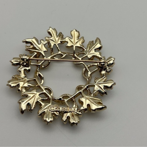 Set of Three Vintage Sarah Coventry Gold Tone Leaf Brooches Wreath Nature Trees - Picture 9 of 10